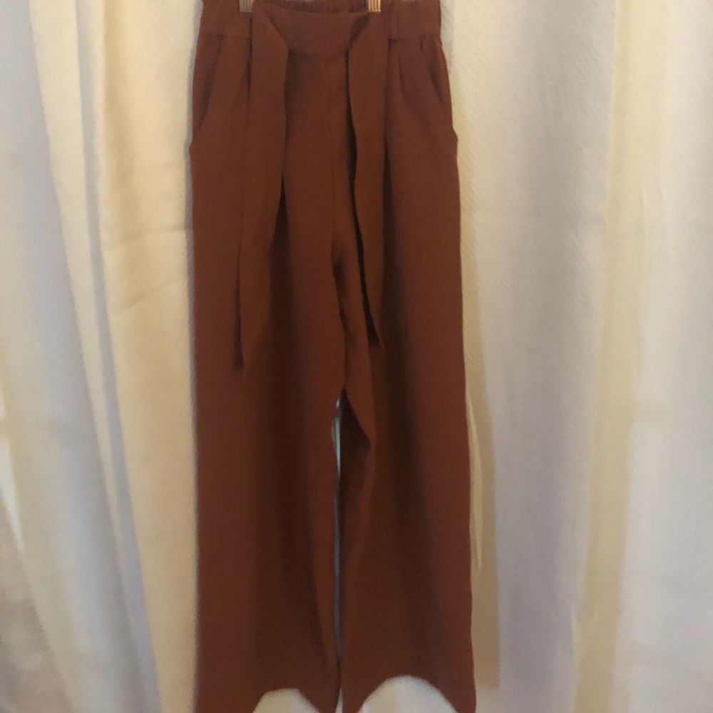 LuluLemon Paperbag Pants